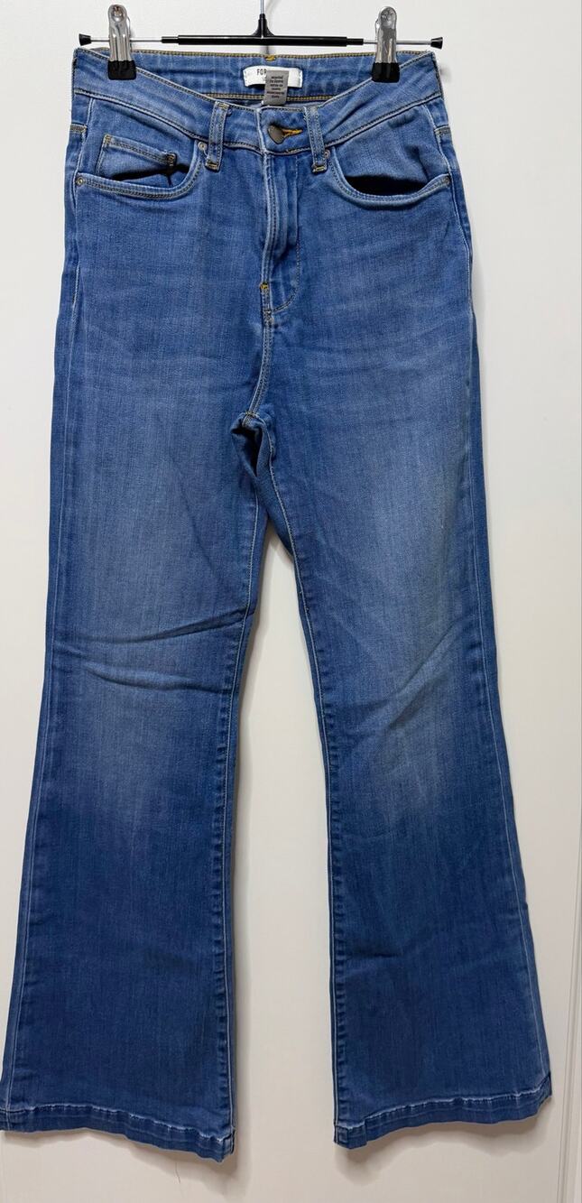 Forever 21 size 26 Tall girl friendly medium wash denim jeans flare bootcut
